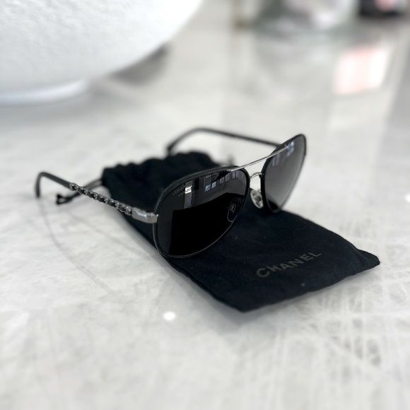 Chanel black aviator sunglasses - Picture 1 of 3